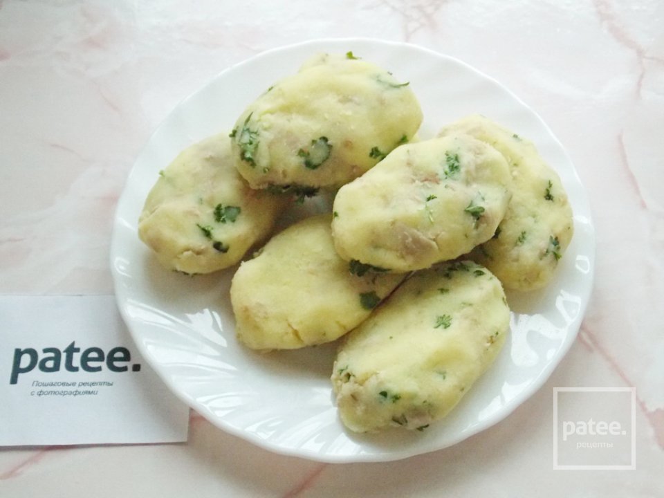 Картофельные котлеты с куриным мясом и зеленью - Шаг 8