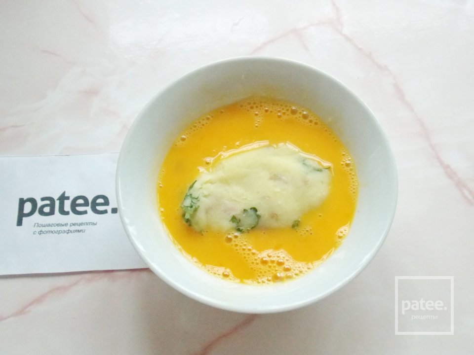 Картофельные котлеты с куриным мясом и зеленью - Шаг 9