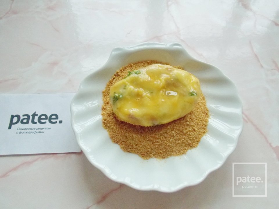 Картофельные котлеты с куриным мясом и зеленью - Шаг 10