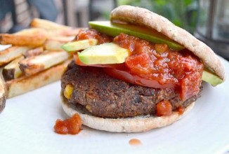 Вегетарианские бургеры с бобами