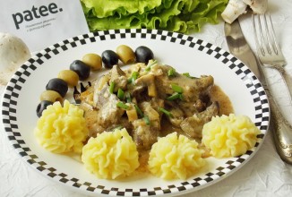 Бефстроганов из печени с грибами