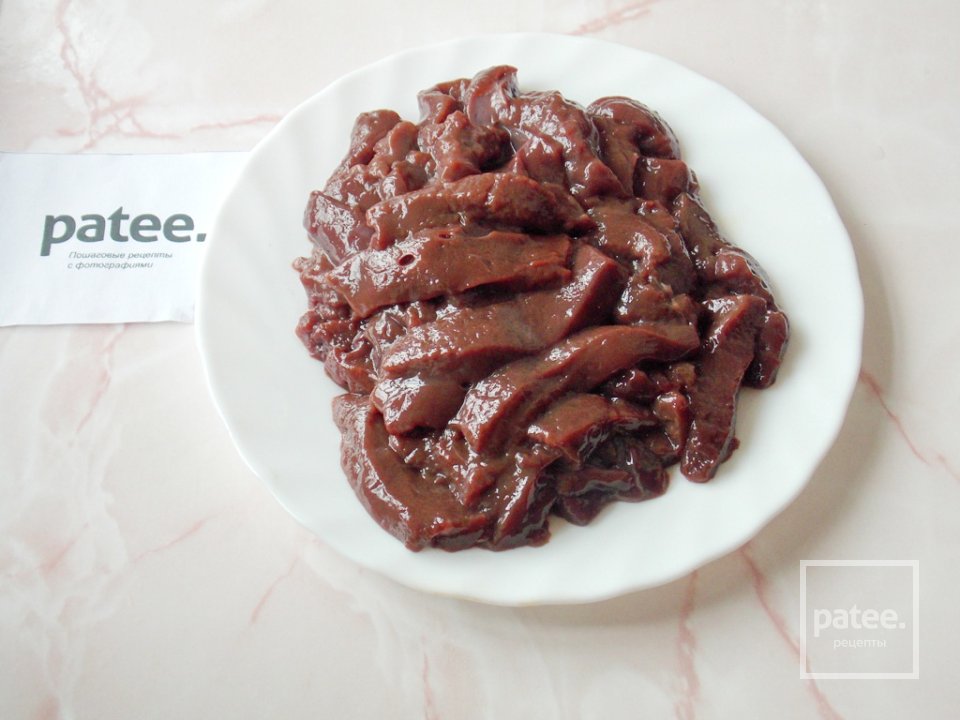 Бефстроганов из печени с грибами - Шаг 2