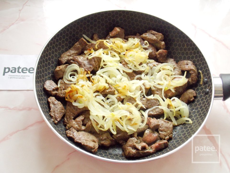 Бефстроганов из печени с грибами - Шаг 6