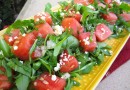 Салат из рукколы, арбуза и феты
