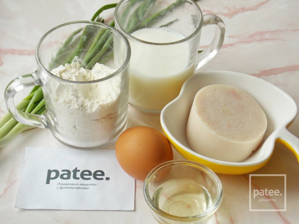 Блинчики с ветчиной, яйцом и зеленым луком - Шаг 1