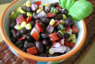 Фасолевый салат с овощами