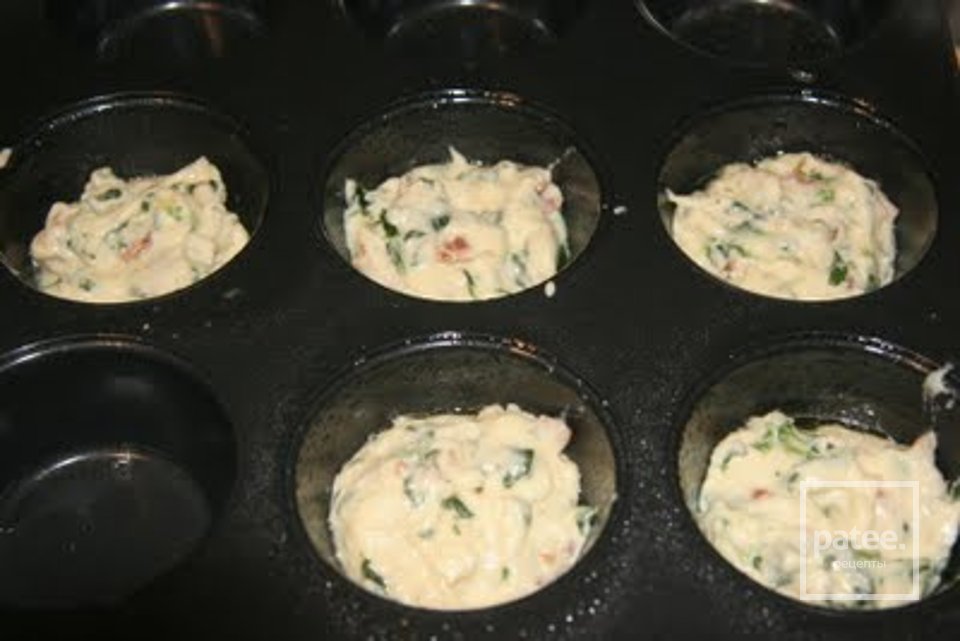 Кексы с беконом и помидорами - Шаг 5