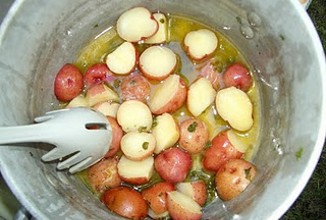 Молодой картофель с петрушкой