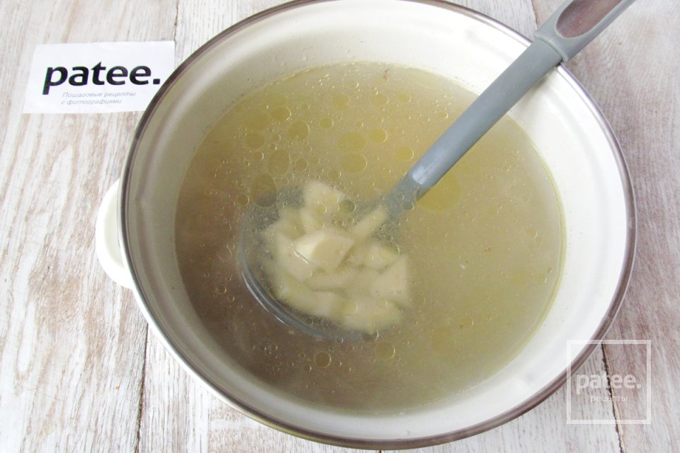 Суп с зелёным горошком и плавленым сыром - Шаг 4