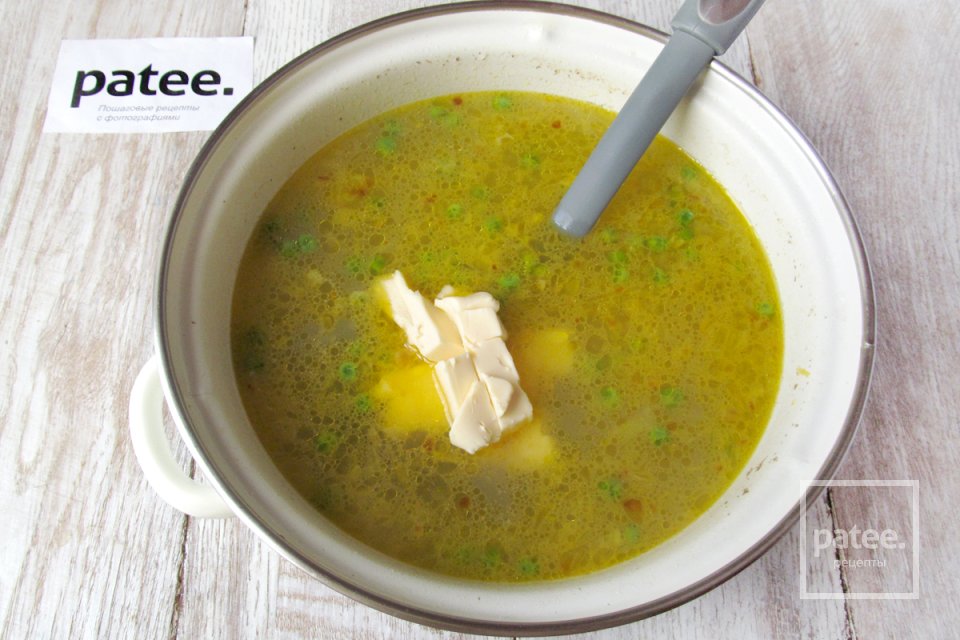 Суп с зелёным горошком и плавленым сыром - Шаг 11