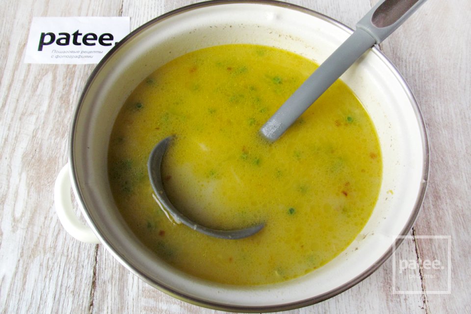 Суп с зелёным горошком и плавленым сыром - Шаг 12