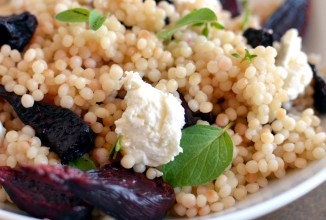 Салат из кускуса со свеклой