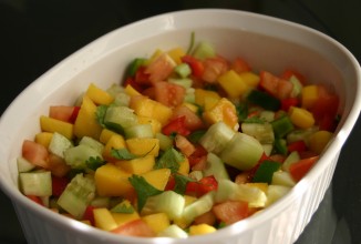 Сальса с манго и ананасом