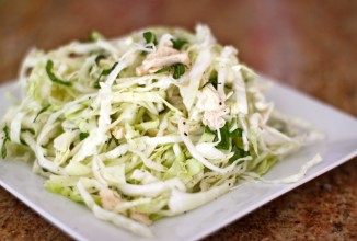 Салат из капусты с курицей