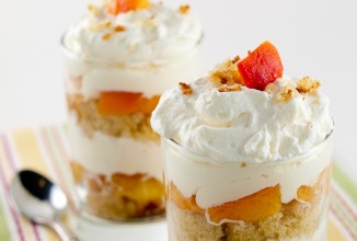 Трайфл с персиками