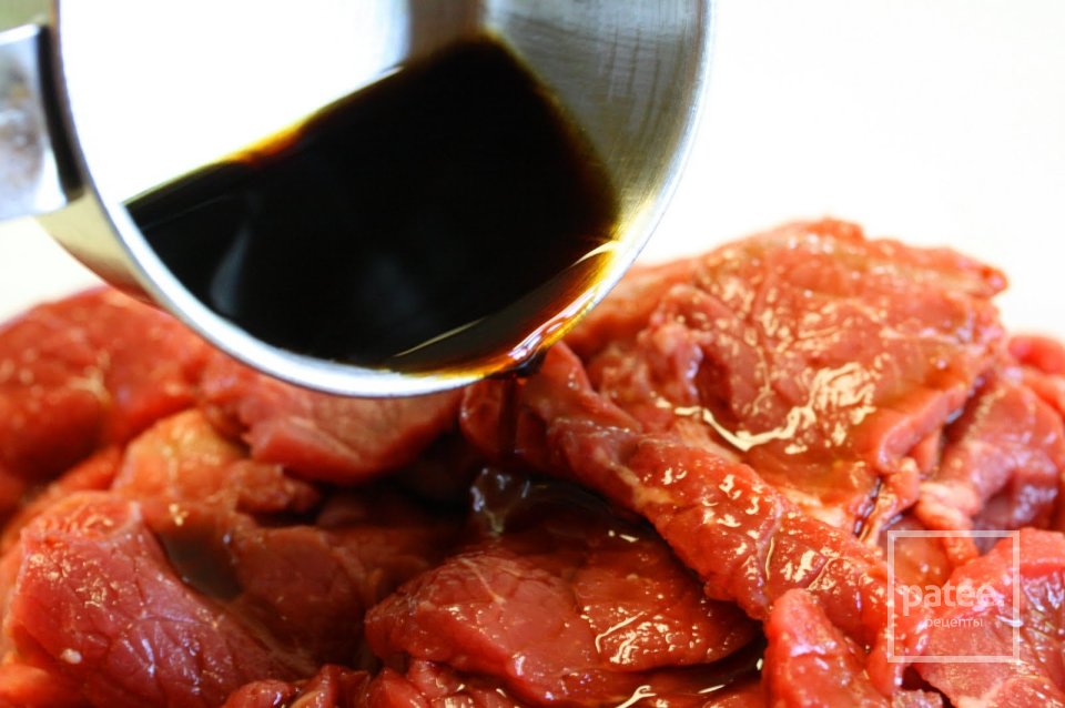 Стейк с перцем и помидорами - Шаг 2