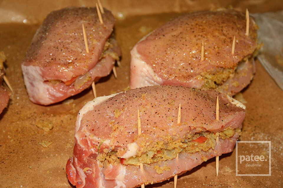 Свиные отбивные с яблоком - Шаг 11