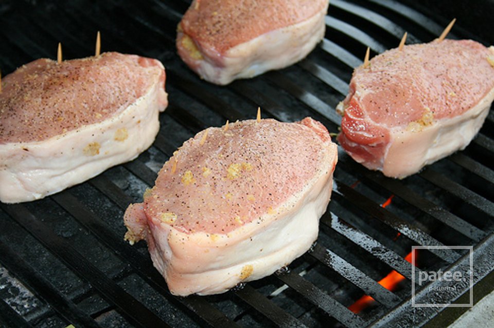 Свиные отбивные с яблоком - Шаг 13