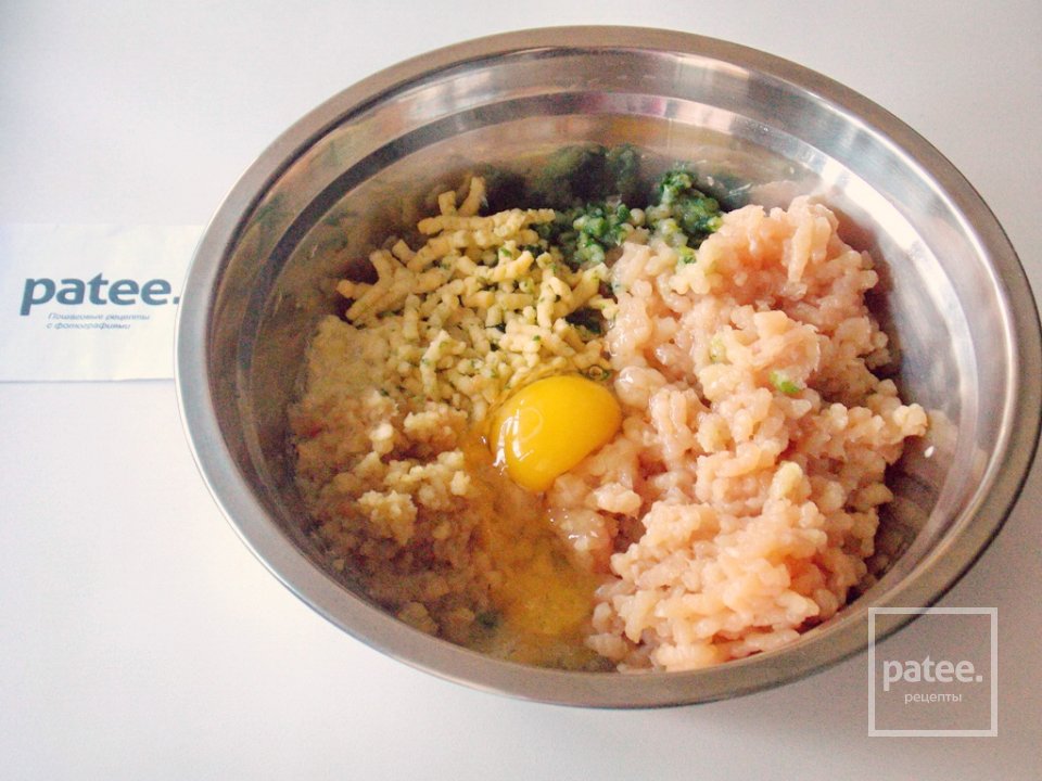 Куриные котлеты с сыром и яблоками - Шаг 3