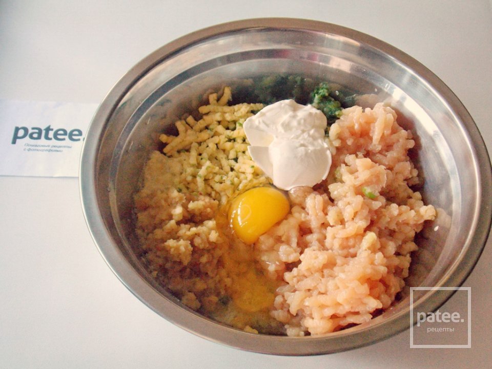 Куриные котлеты с сыром и яблоками - Шаг 4