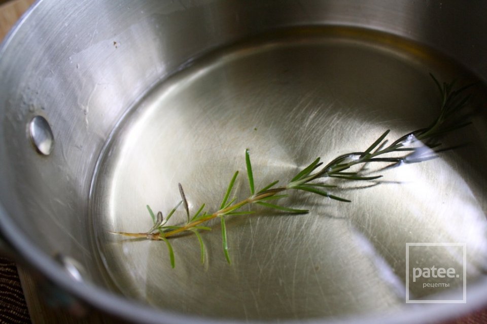 Грейпфрутовая гранита с розмарином и водкой - Шаг 1