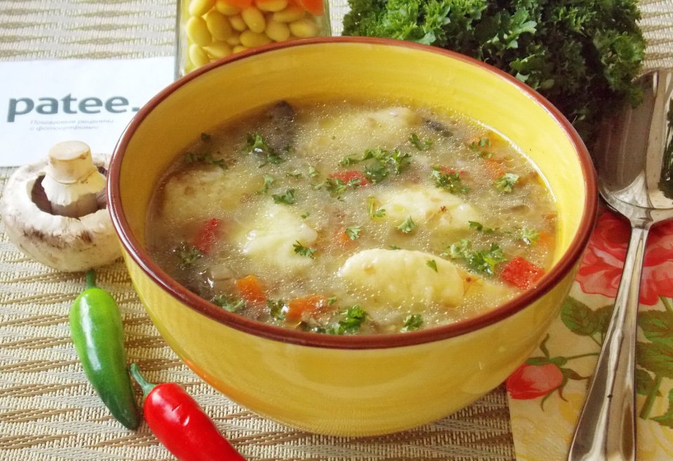 суп гречневый с клецками и грибами