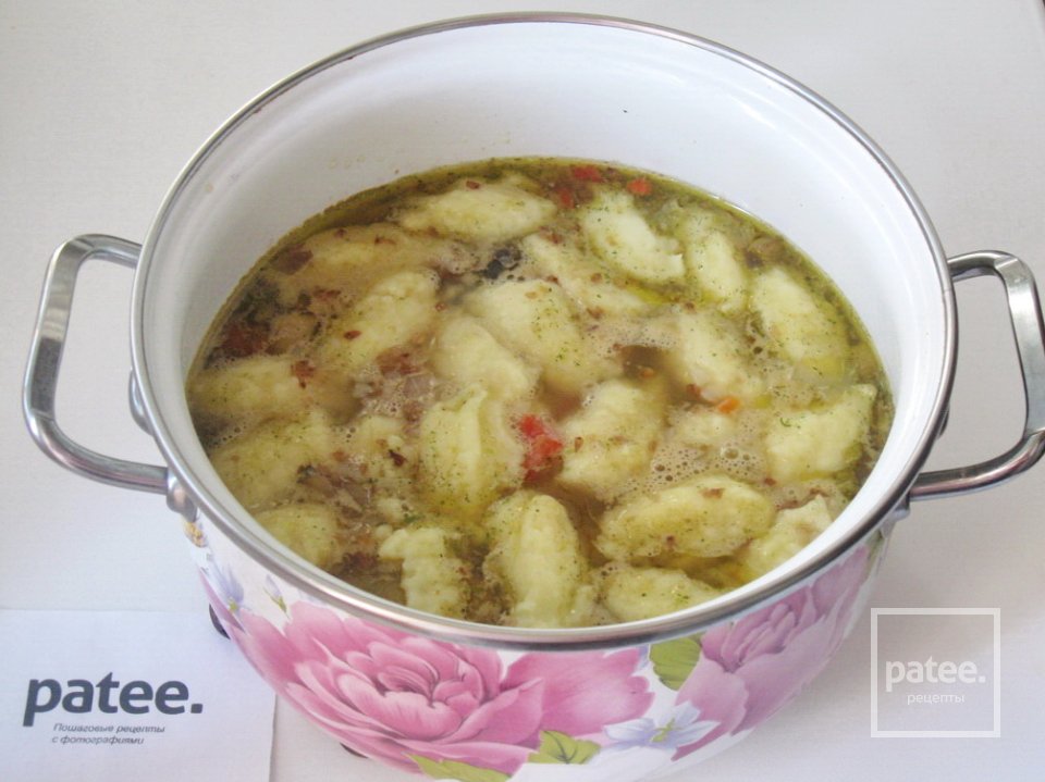 Гречневый суп с грибами и картофельными клецками - Шаг 14