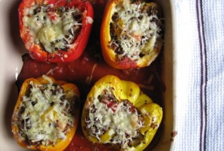 Фаршированные чечевицей и киноа перцы