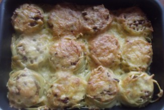 Гнезда из макарон с фаршем