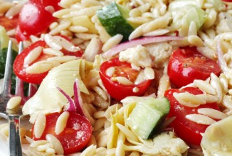 Салат с артишоками и орзо