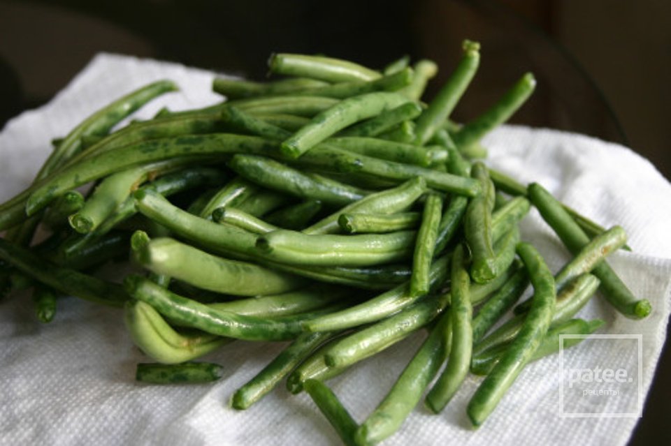 Салат из фасоли с кедровыми орешками - Шаг 2