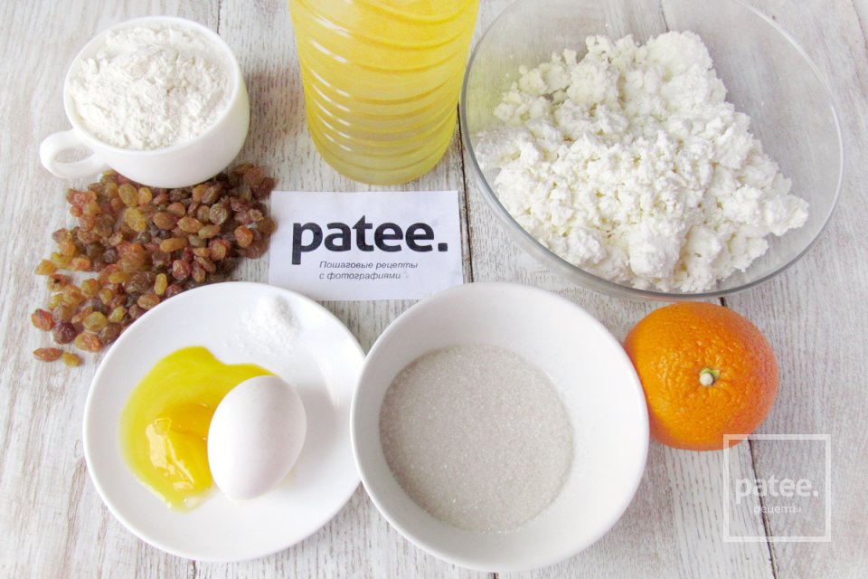Апельсиновые сырники с изюмом - Шаг 1