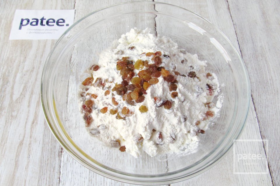 Апельсиновые сырники с изюмом - Шаг 6