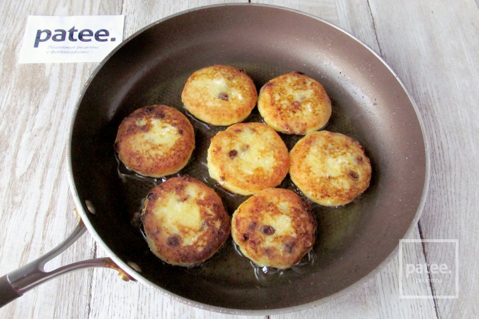 Апельсиновые сырники с изюмом - Шаг 12