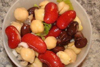 Салат с фасолью