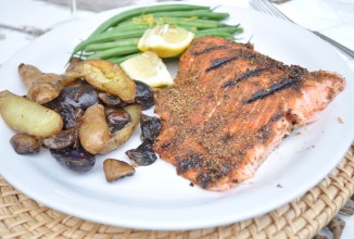 Лосось со специями на гриле