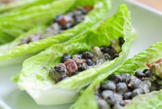 Фасолевый салат в лодочках