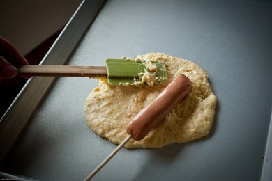 Корн доги в кукурузном тесте - приготовление