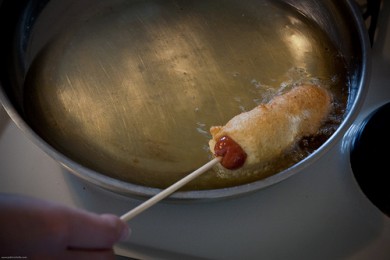 Корн доги в кукурузном тесте - приготовление