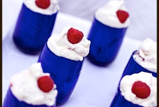 Итонский десерт с малиной