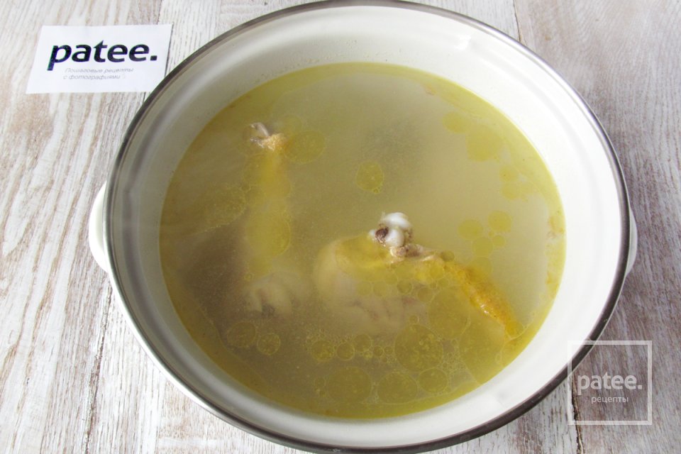 Куриный суп с молодой крапивой - Шаг 3