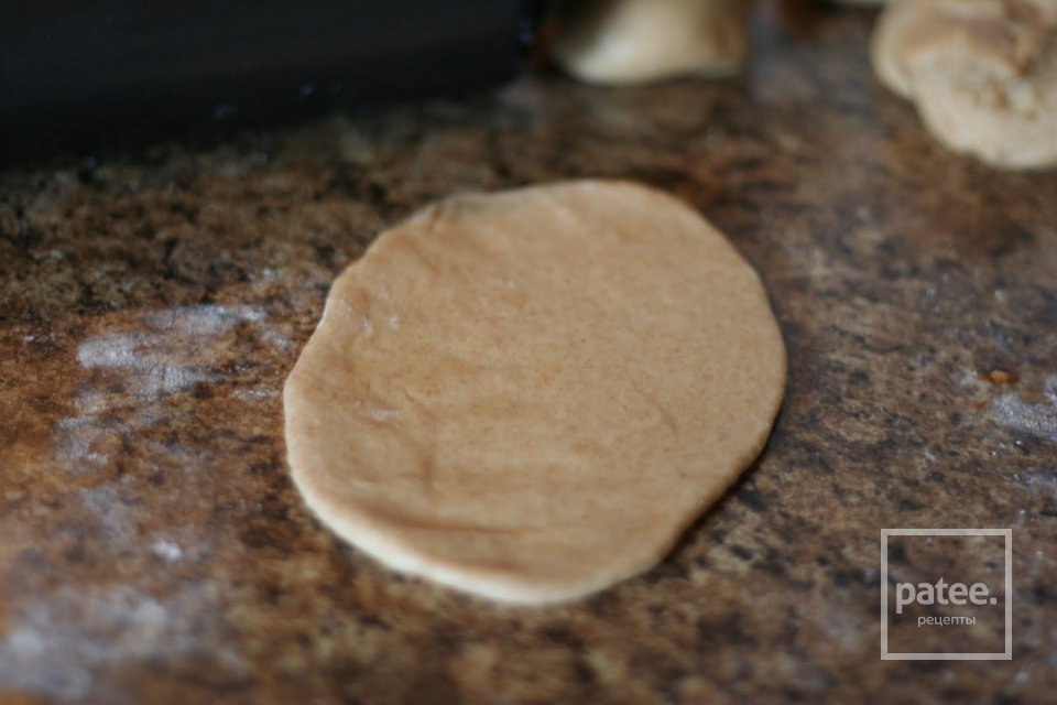 Пирожки с грибами и шпинатом - Шаг 10