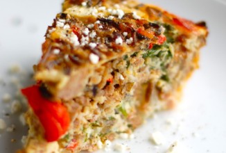 Рисовый киш с беконом и овощами