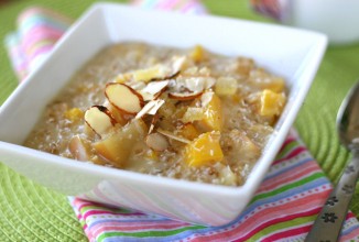 Овсянка с манго и яблоком