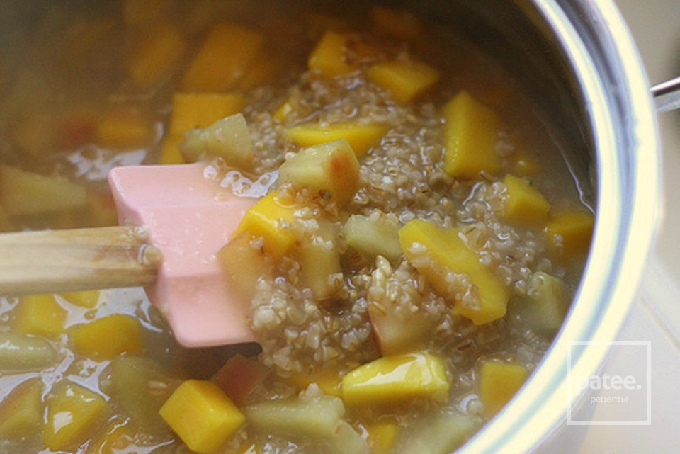 Овсянка с манго и яблоком - Шаг 7