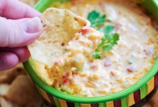 Острая подлива с сыром и пименто