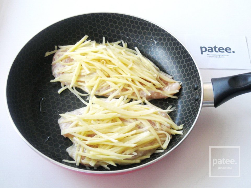 Филе куриной грудки в картофельной соломке - Шаг 9
