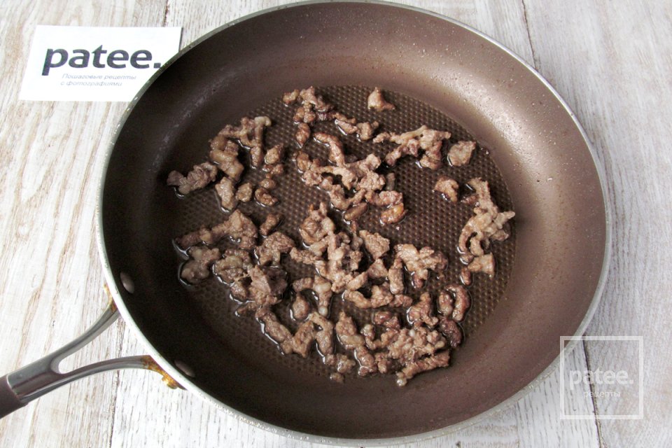 Спагетти с говядиной и шампиньонами - Шаг 3