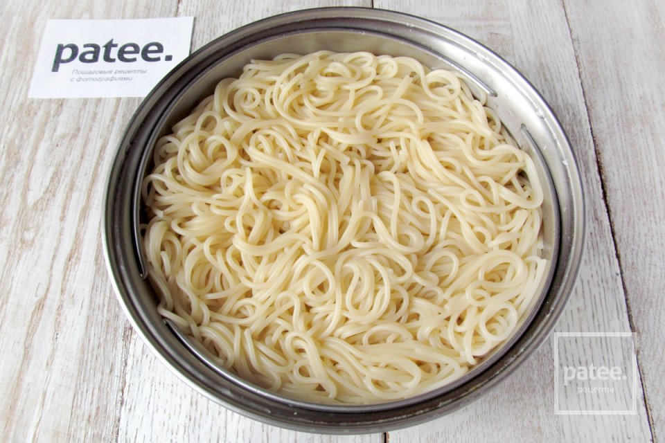 Спагетти с говядиной и шампиньонами - Шаг 11
