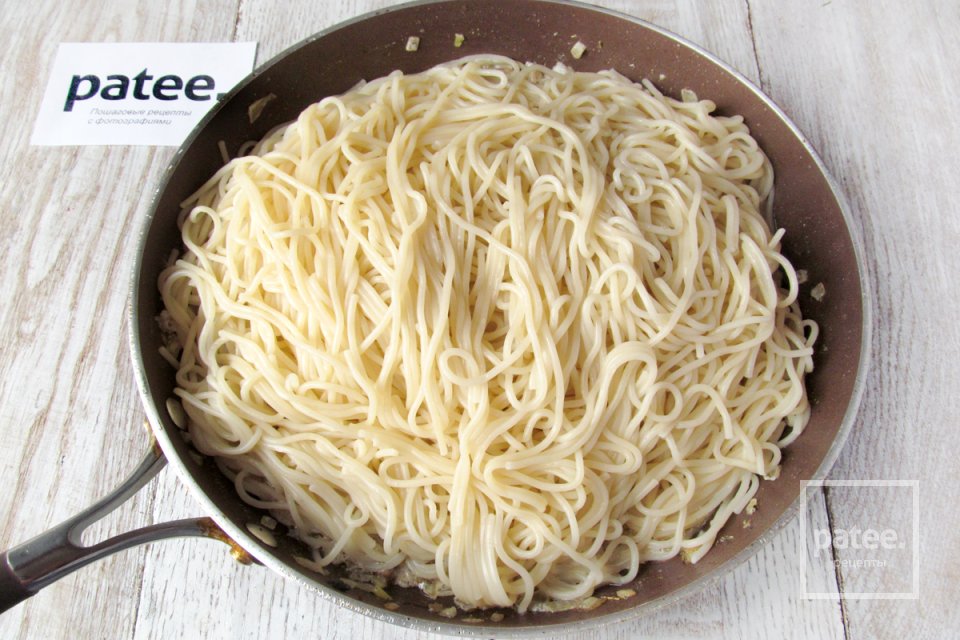 Спагетти с говядиной и шампиньонами - Шаг 12